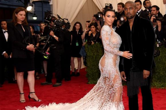 Kim Kardashian và Kanye West ly hôn, Kim Kardashian khoe vòng ba, Kim Kardashian