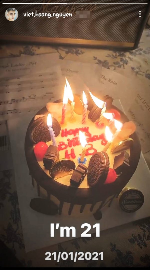 Góc xấu hổ Vũ Khắc Tiệp hồ hởi chúc mừng sinh nhật Sơn Tùng dù đàn em ăn  mừng 9 năm debut  MOLI Star